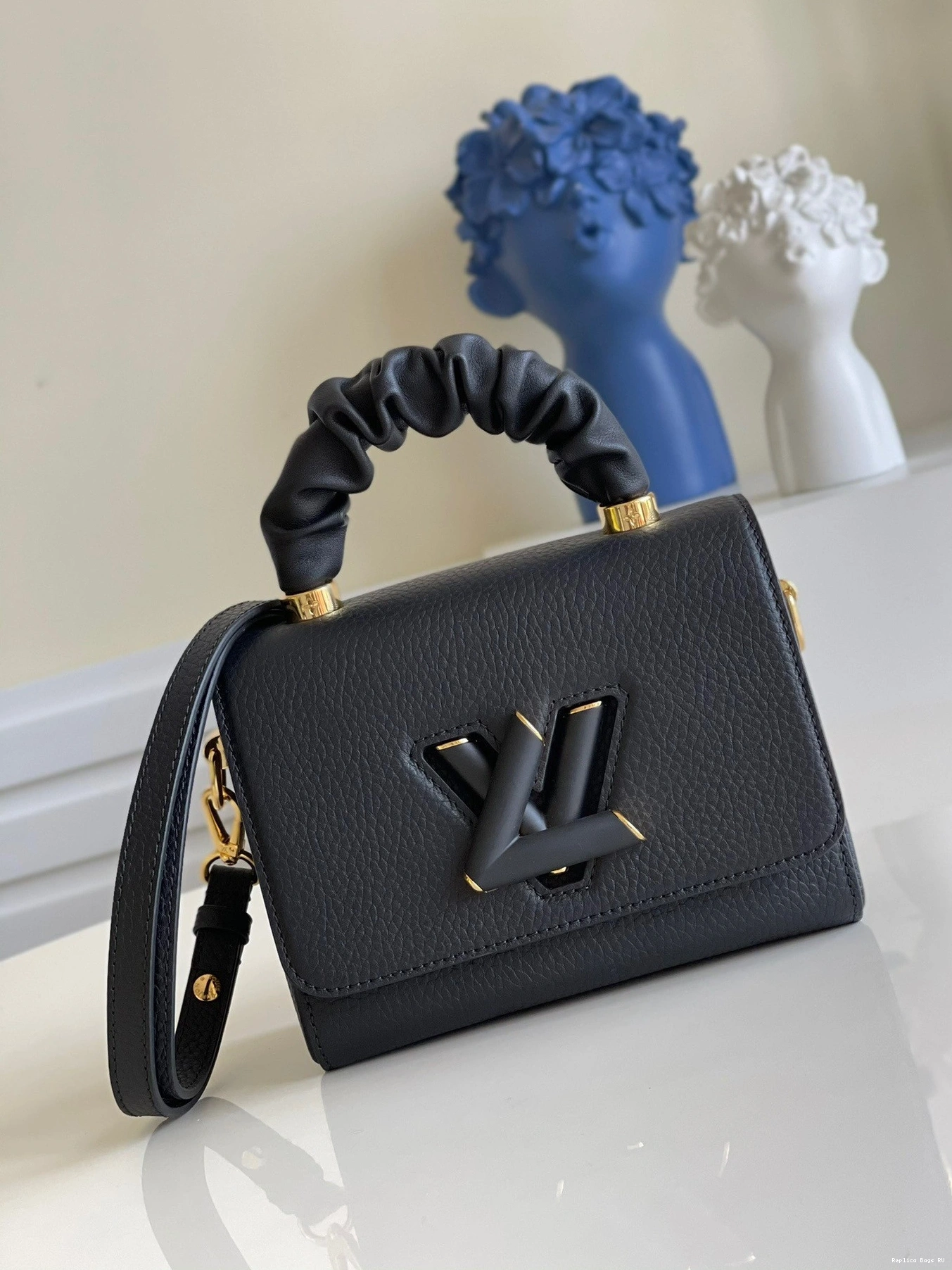 Affordable VUITTON LOUIS TWIST MM 0717